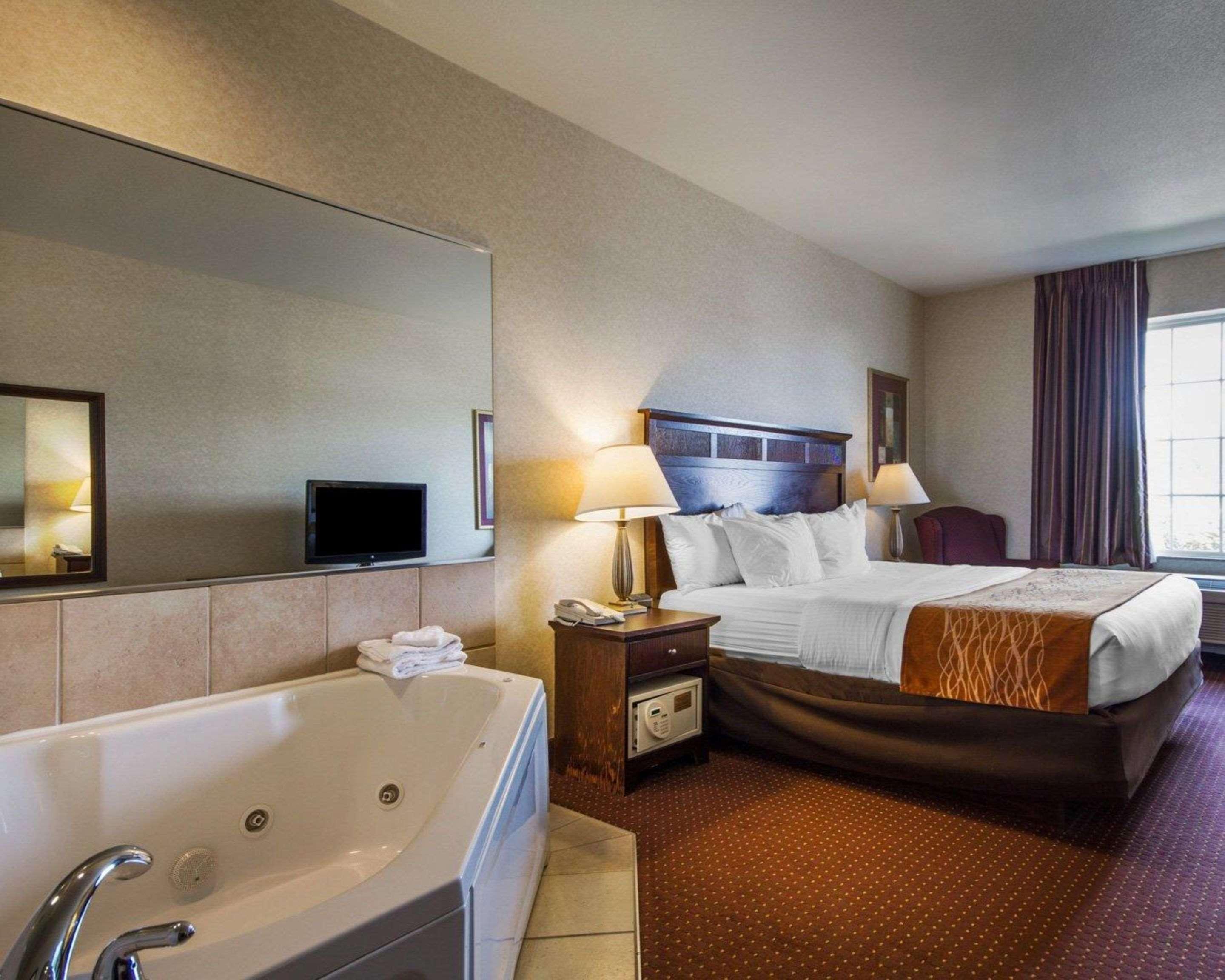Comfort Inn & Suites Madison North Deforest Εξωτερικό φωτογραφία