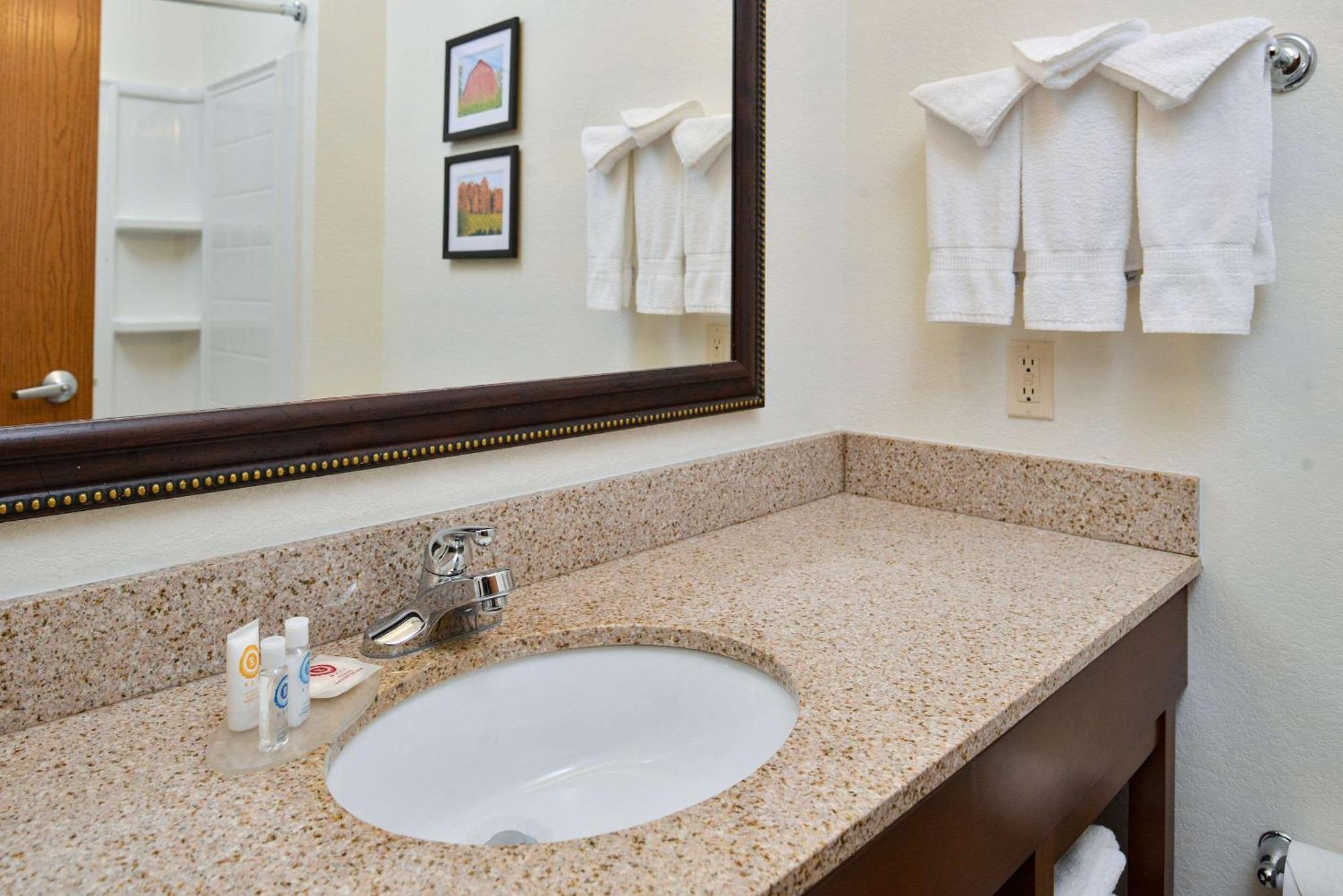 Comfort Inn & Suites Madison North Deforest Εξωτερικό φωτογραφία