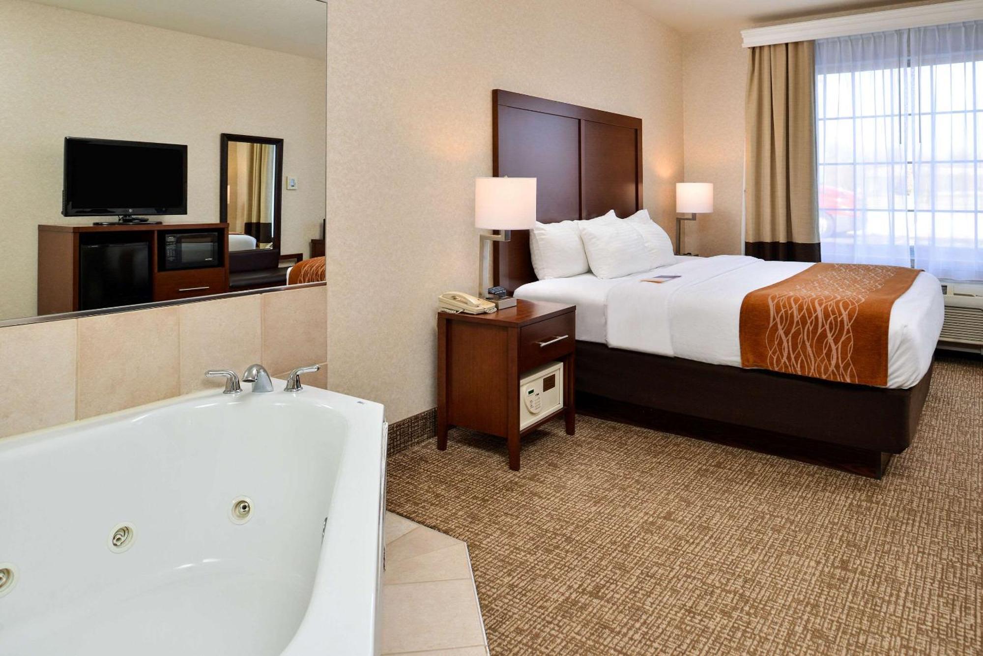 Comfort Inn & Suites Madison North Deforest Εξωτερικό φωτογραφία
