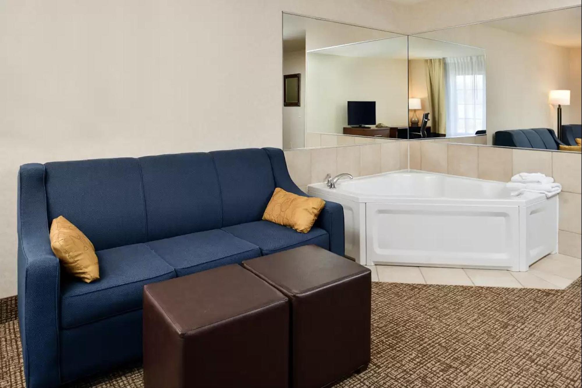 Comfort Inn & Suites Madison North Deforest Εξωτερικό φωτογραφία