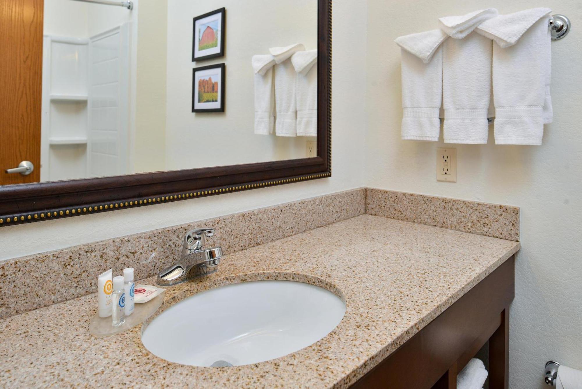 Comfort Inn & Suites Madison North Deforest Εξωτερικό φωτογραφία