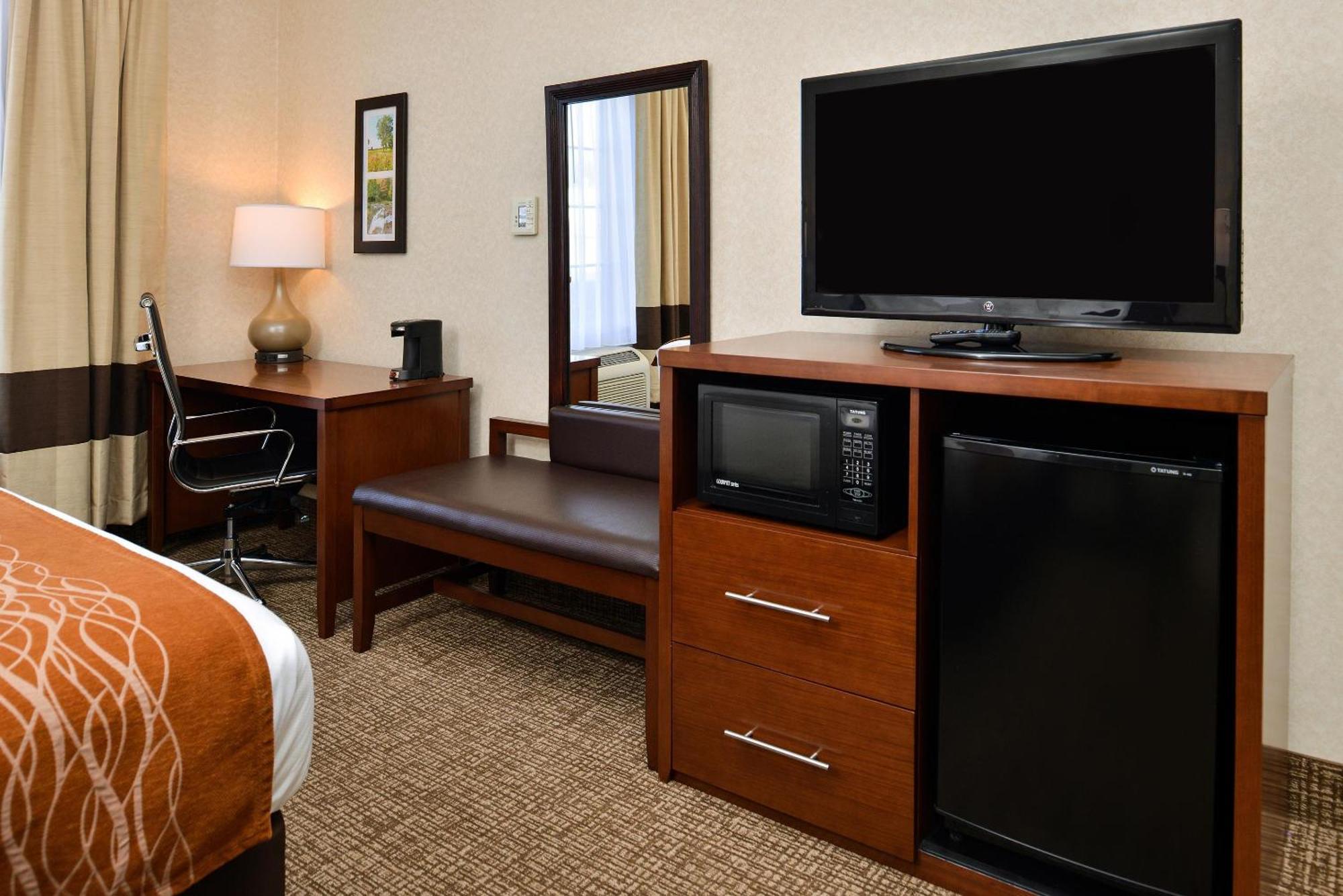 Comfort Inn & Suites Madison North Deforest Εξωτερικό φωτογραφία
